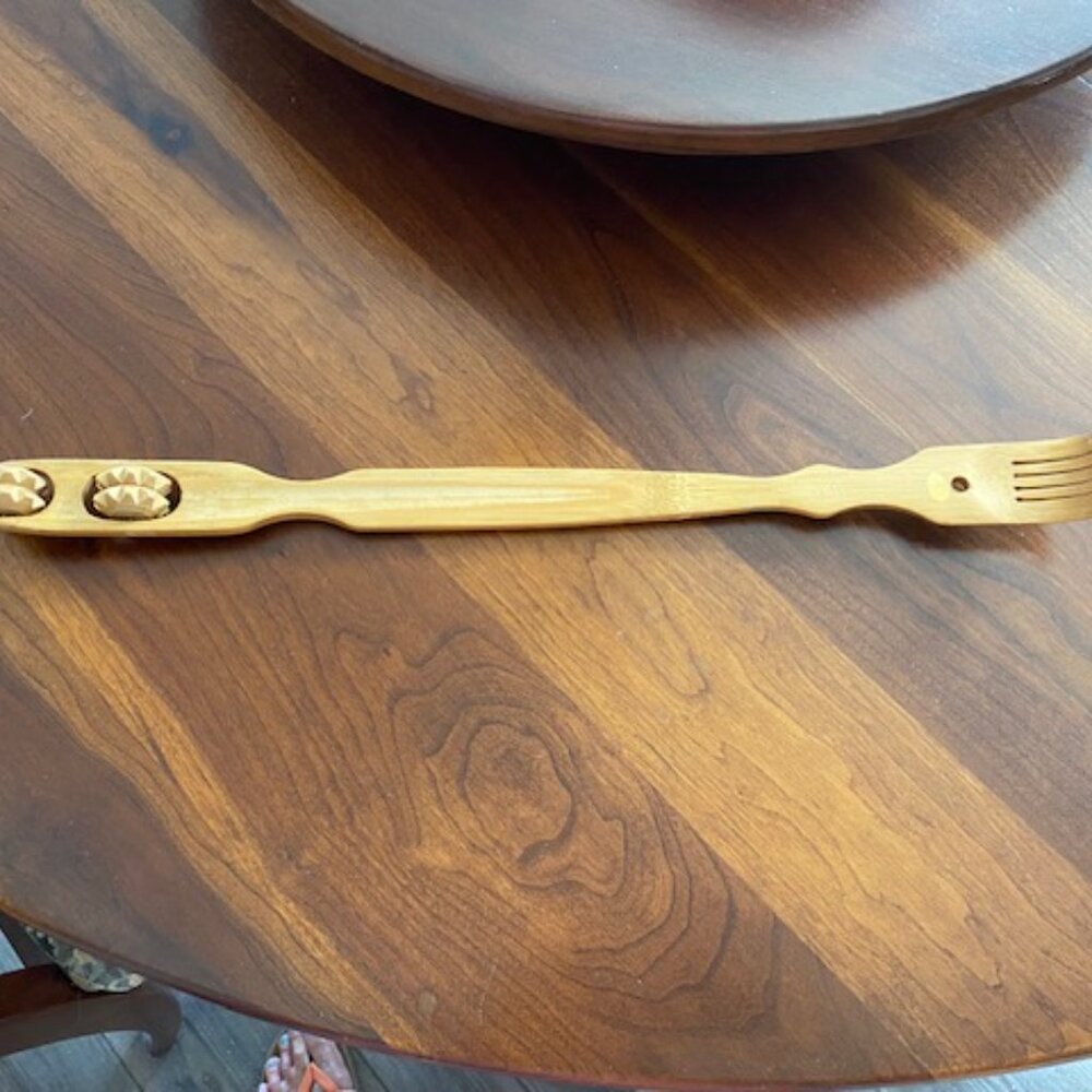 Vintage HANDMADE Wooden BAMBOO BACK SCRATCHER Roller MASSAGER (hand held)